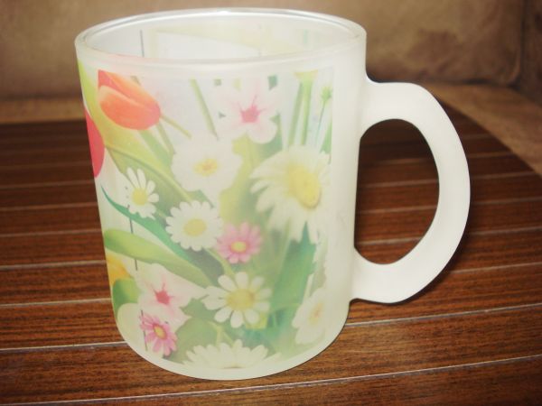 Caneca de vidro jateado